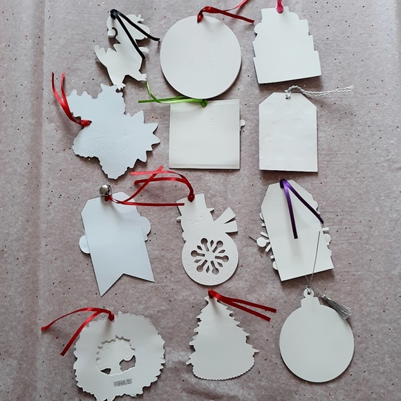 Christmas Gift Tags & Holiday Tissue Paper Set - Picture 5 of 6